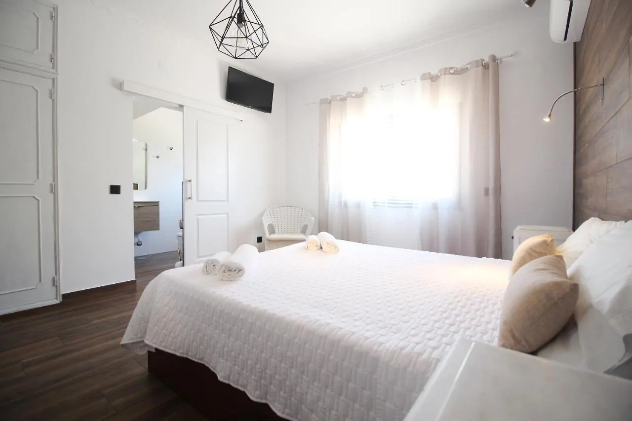 White Bride Fz Guest House Fuzeta Country house